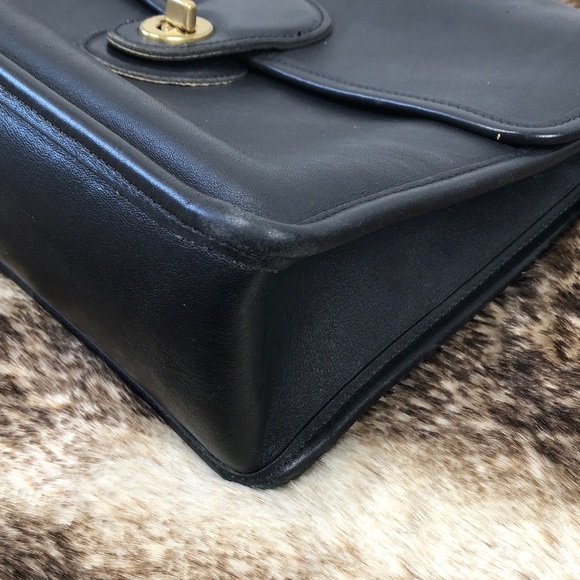 Vintage Coach Willis Hungary Black Leather Bag - Picture 9 of 16